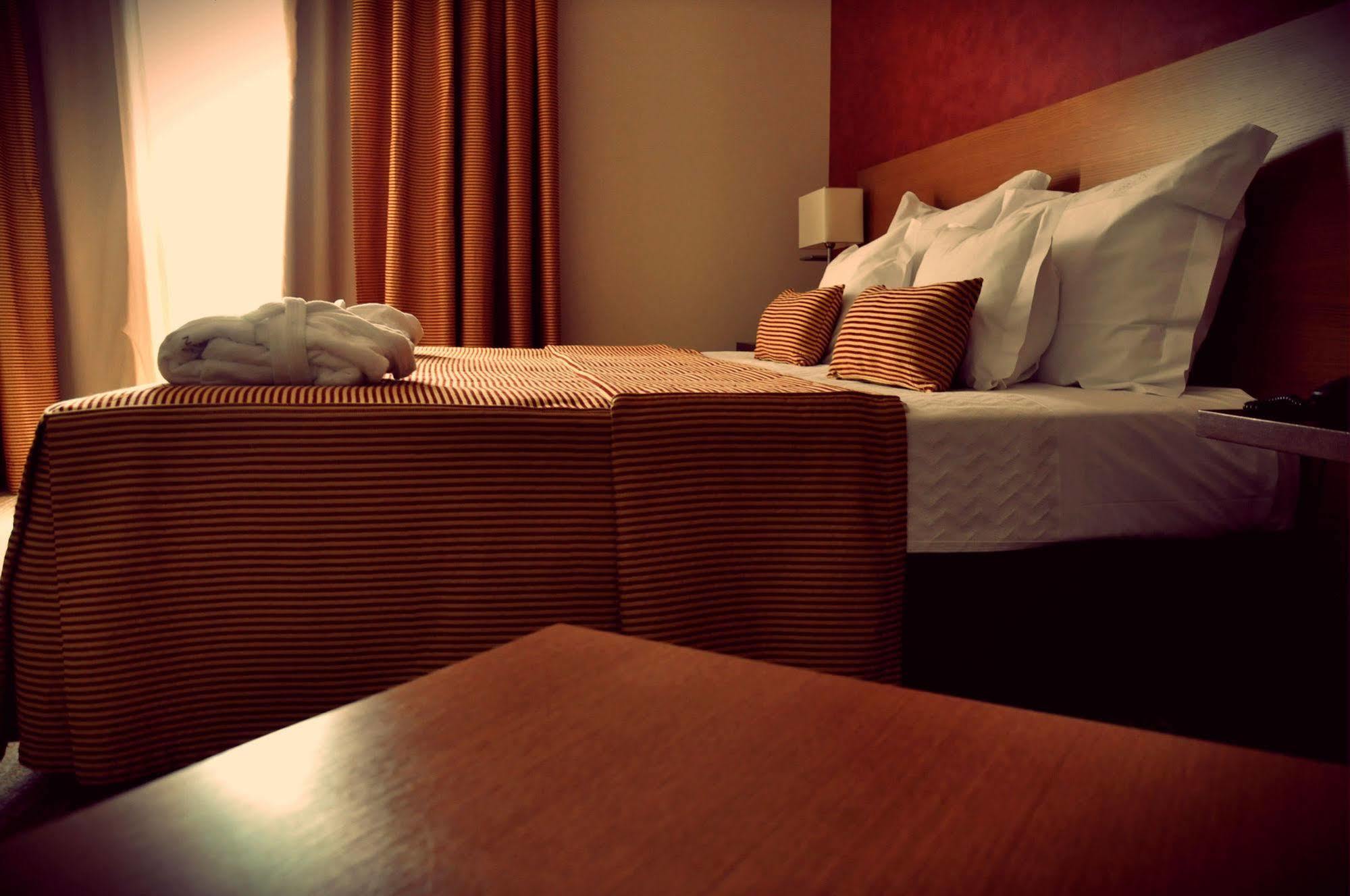 Hotel Lusitania Congress & Spa Гуарда Экстерьер фото