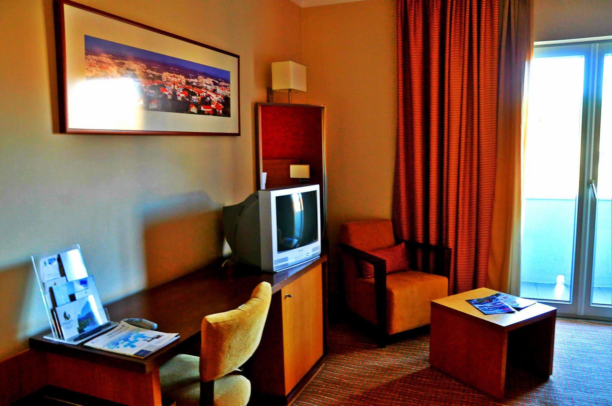 Hotel Lusitania Congress & Spa Гуарда Экстерьер фото