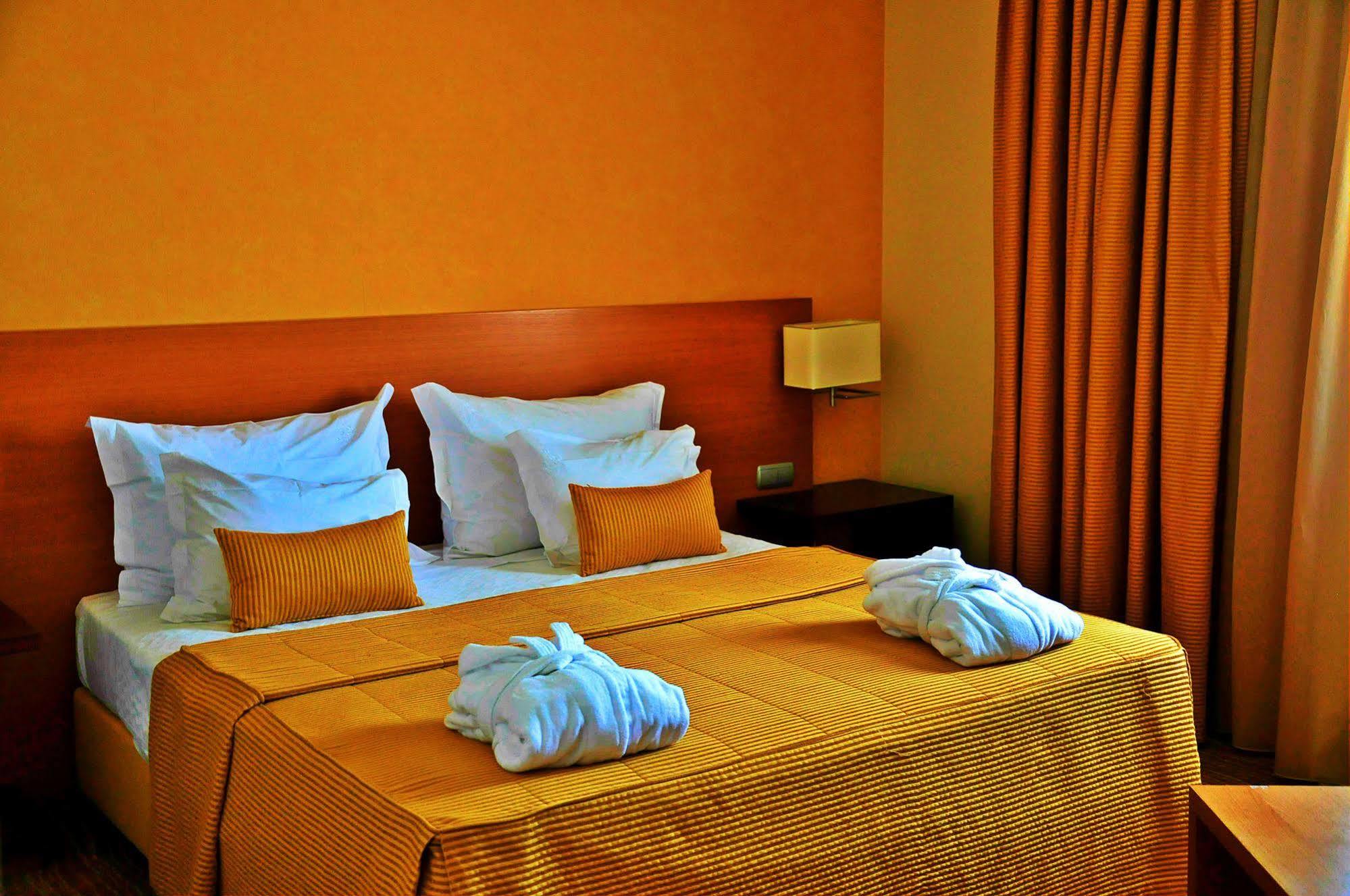 Hotel Lusitania Congress & Spa Гуарда Экстерьер фото