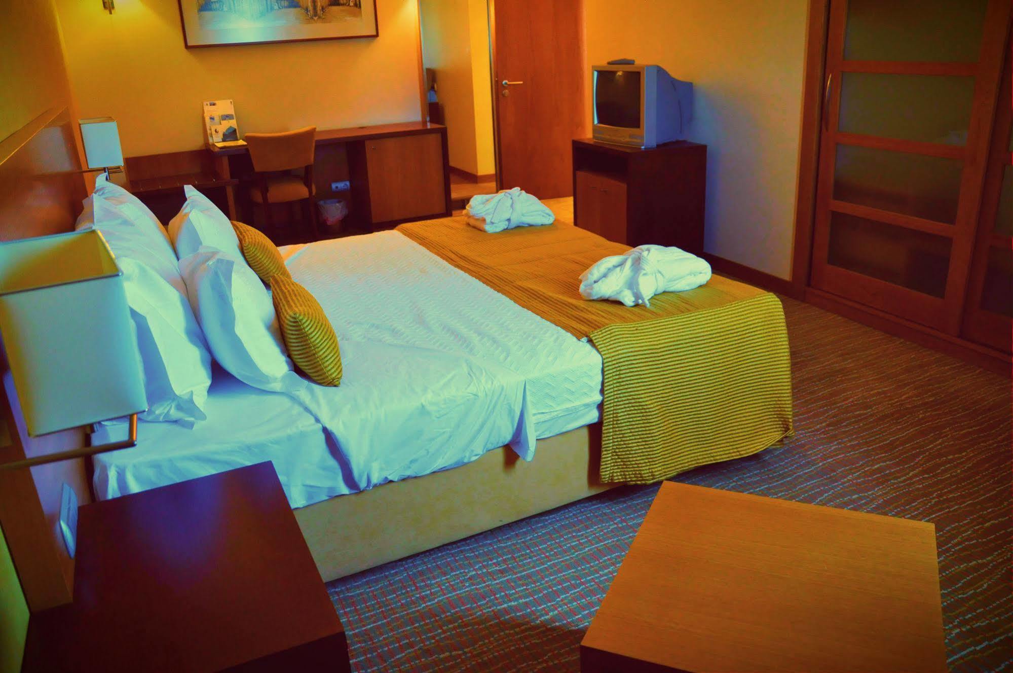 Hotel Lusitania Congress & Spa Гуарда Экстерьер фото